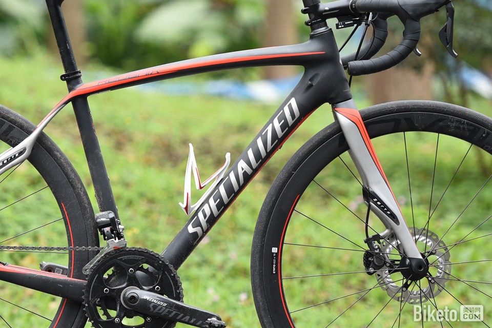 魯貝五冠王：Specialized Roubaix Pro Race Disc 評測